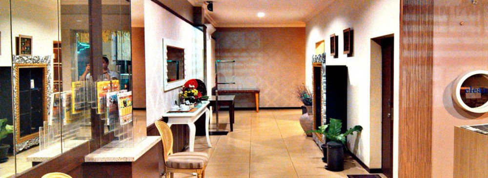 Hotel C3 Semarang Exterior foto